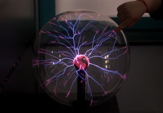 Andrej Medveď - Budeme otrokmi umelej inteligencie lebo si zničíme našou životosprávou mozog? Konšpirácia alebo realita, ktorú nedokážeme zvrátiť?